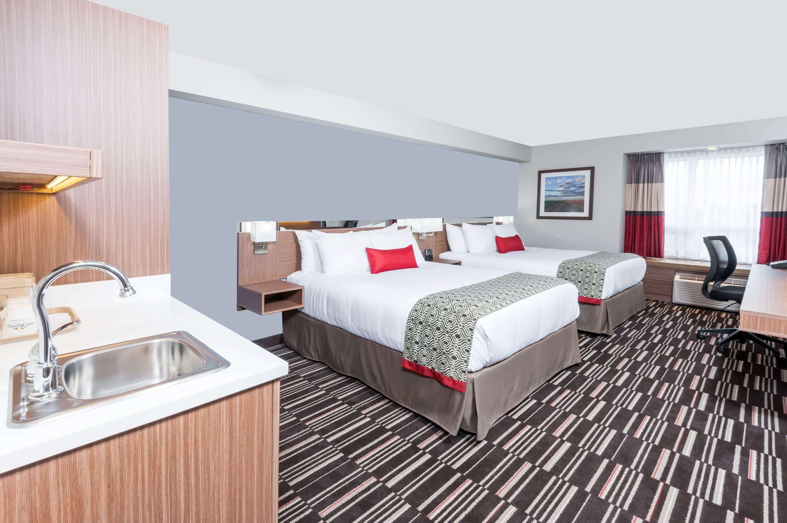 Microtel Inn & Suites By Wyndham Fort Saint John Fort St. John Eksteriør bilde